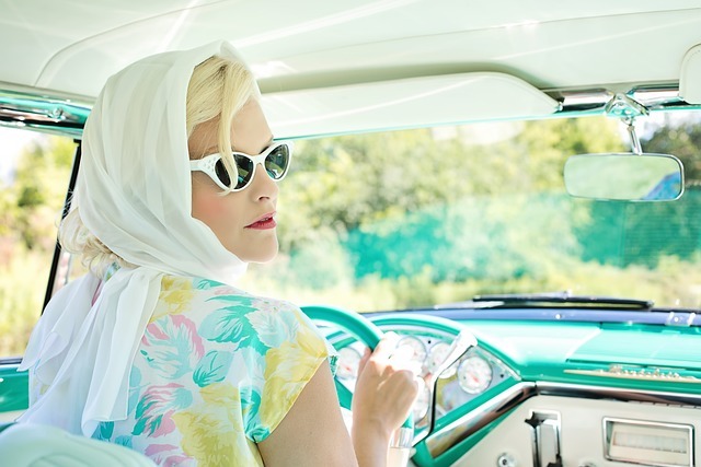 Quel look adopter pour paraître plus jeune ? Les astuces d'une boutique de prêt-à-porter.
